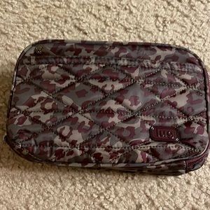 Like new lug roundabout